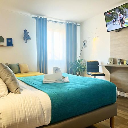 Hotel L'Escapade เลอลาวองดูว์ ภายนอก รูปภาพ
