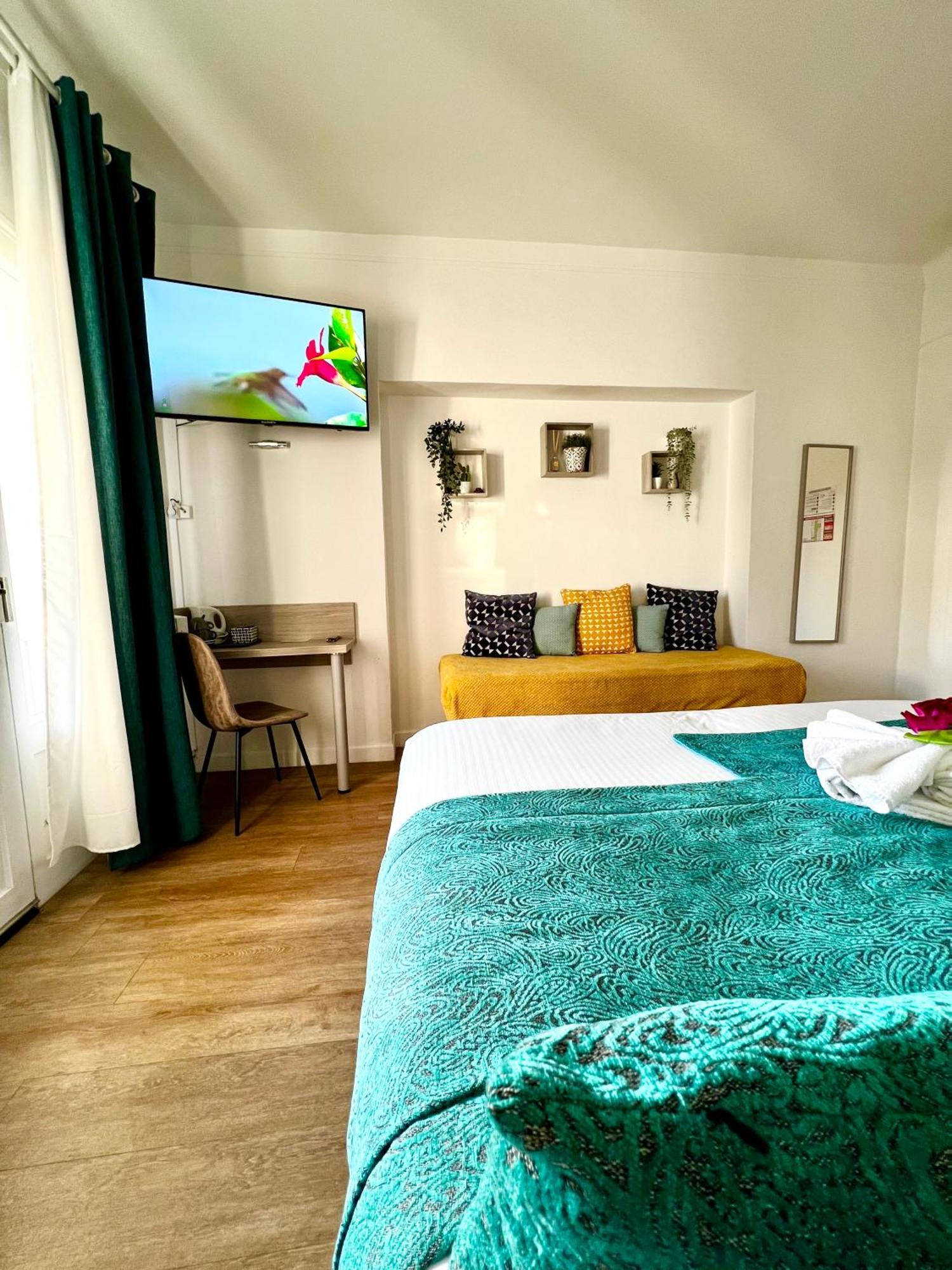 Hotel L'Escapade เลอลาวองดูว์ ภายนอก รูปภาพ