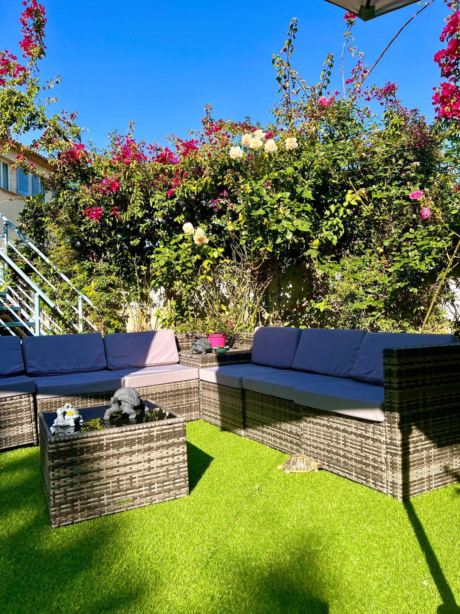 Hotel L'Escapade เลอลาวองดูว์ ภายนอก รูปภาพ