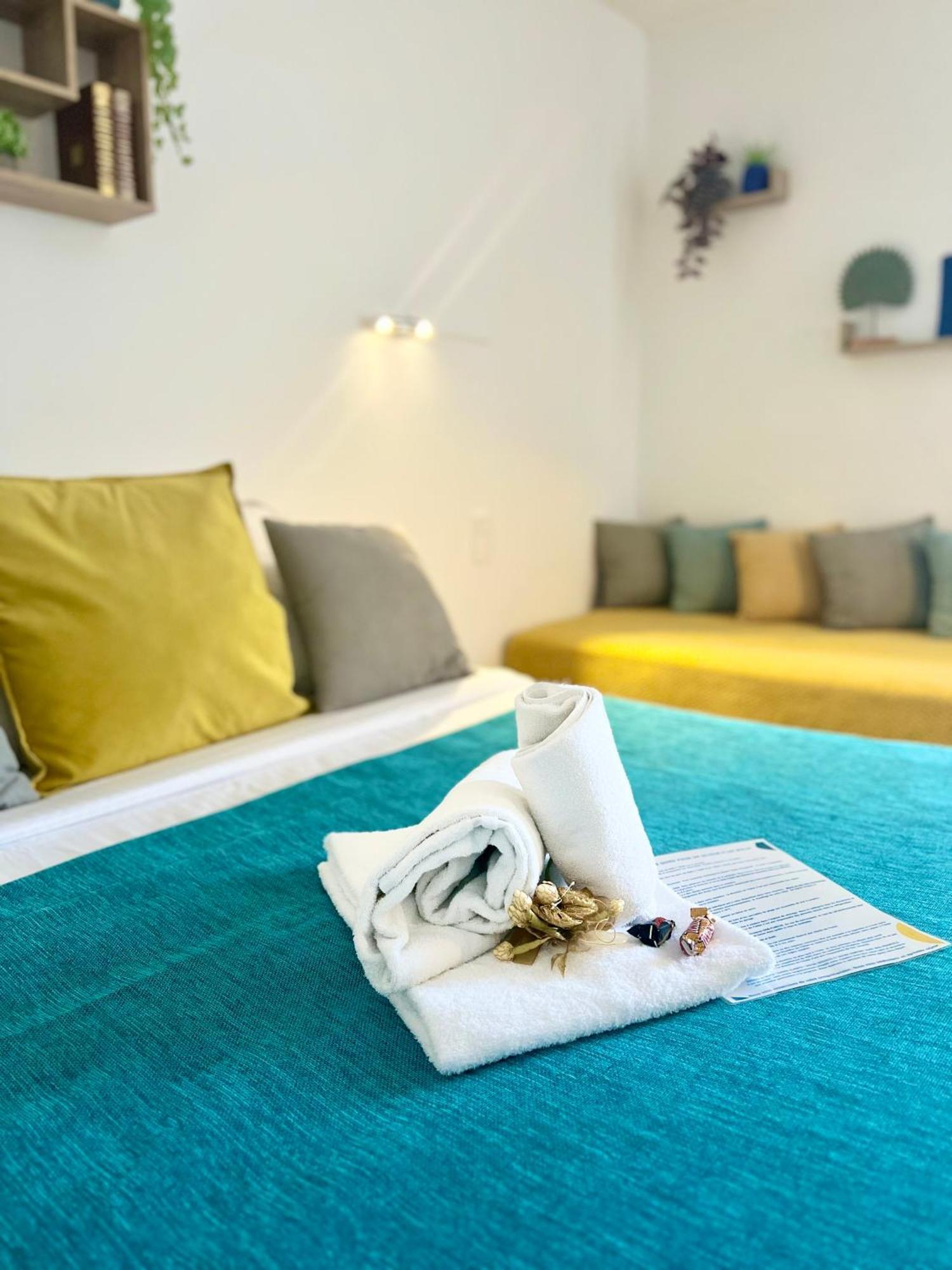 Hotel L'Escapade เลอลาวองดูว์ ภายนอก รูปภาพ