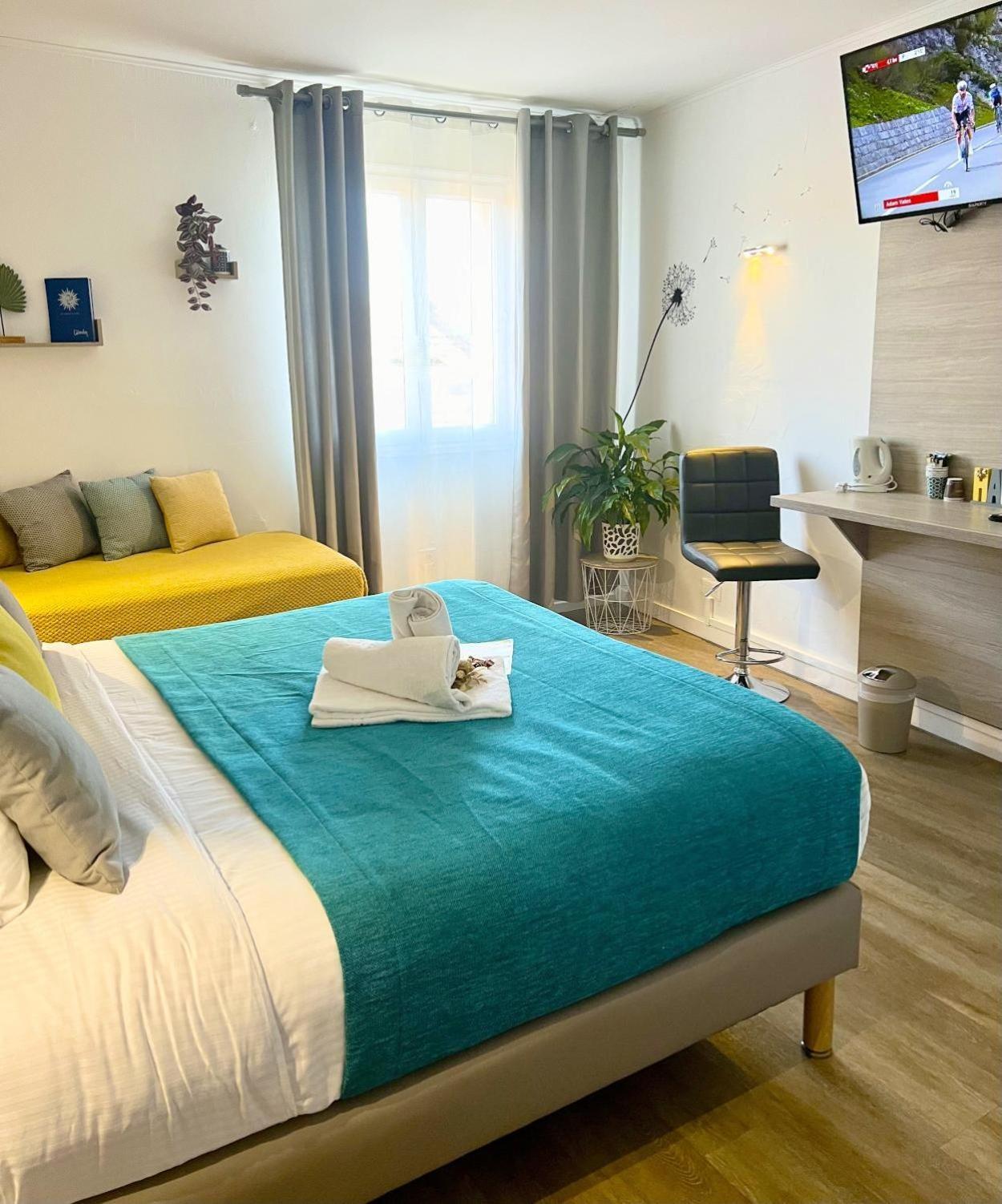 Hotel L'Escapade เลอลาวองดูว์ ภายนอก รูปภาพ