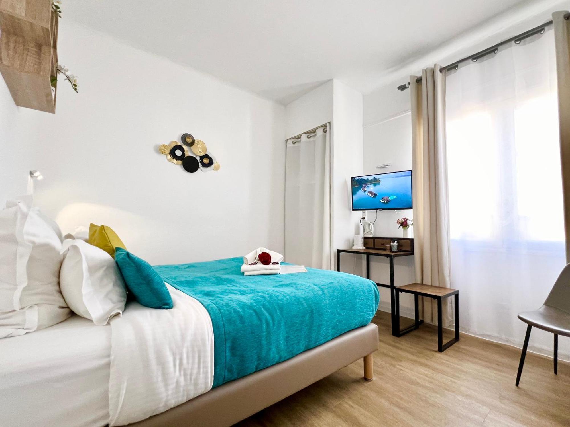 Hotel L'Escapade เลอลาวองดูว์ ภายนอก รูปภาพ