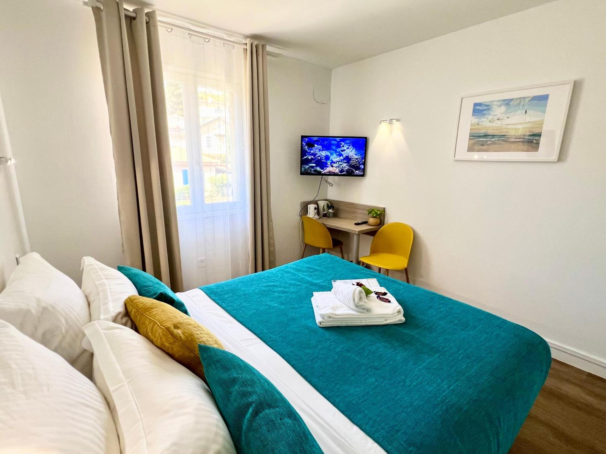 Hotel L'Escapade เลอลาวองดูว์ ภายนอก รูปภาพ