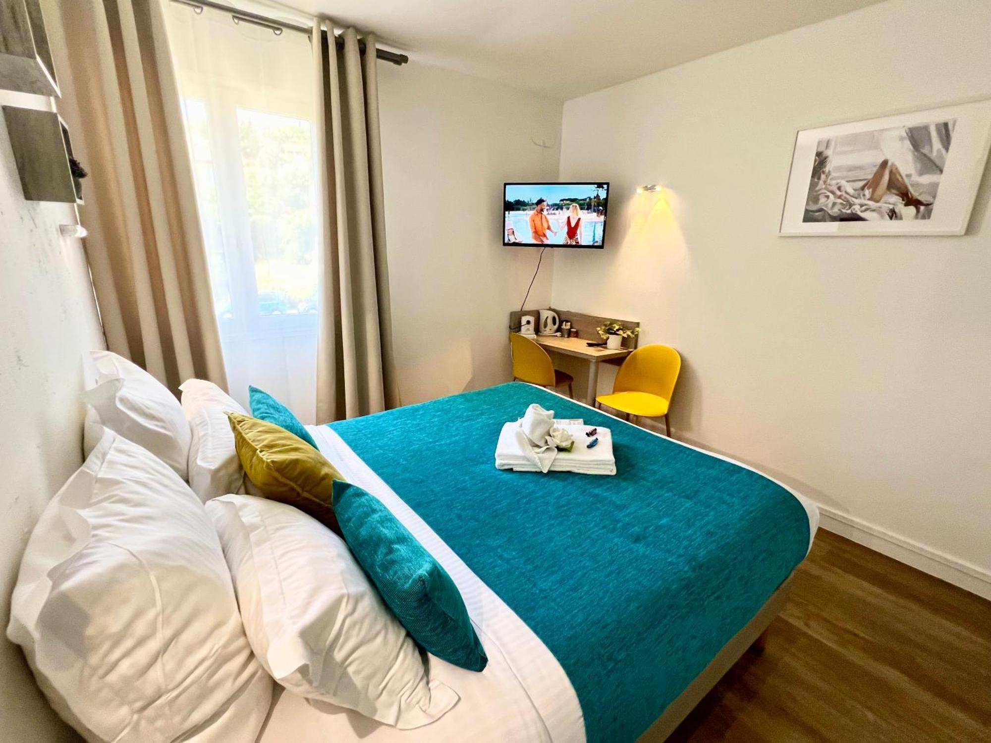 Hotel L'Escapade เลอลาวองดูว์ ภายนอก รูปภาพ