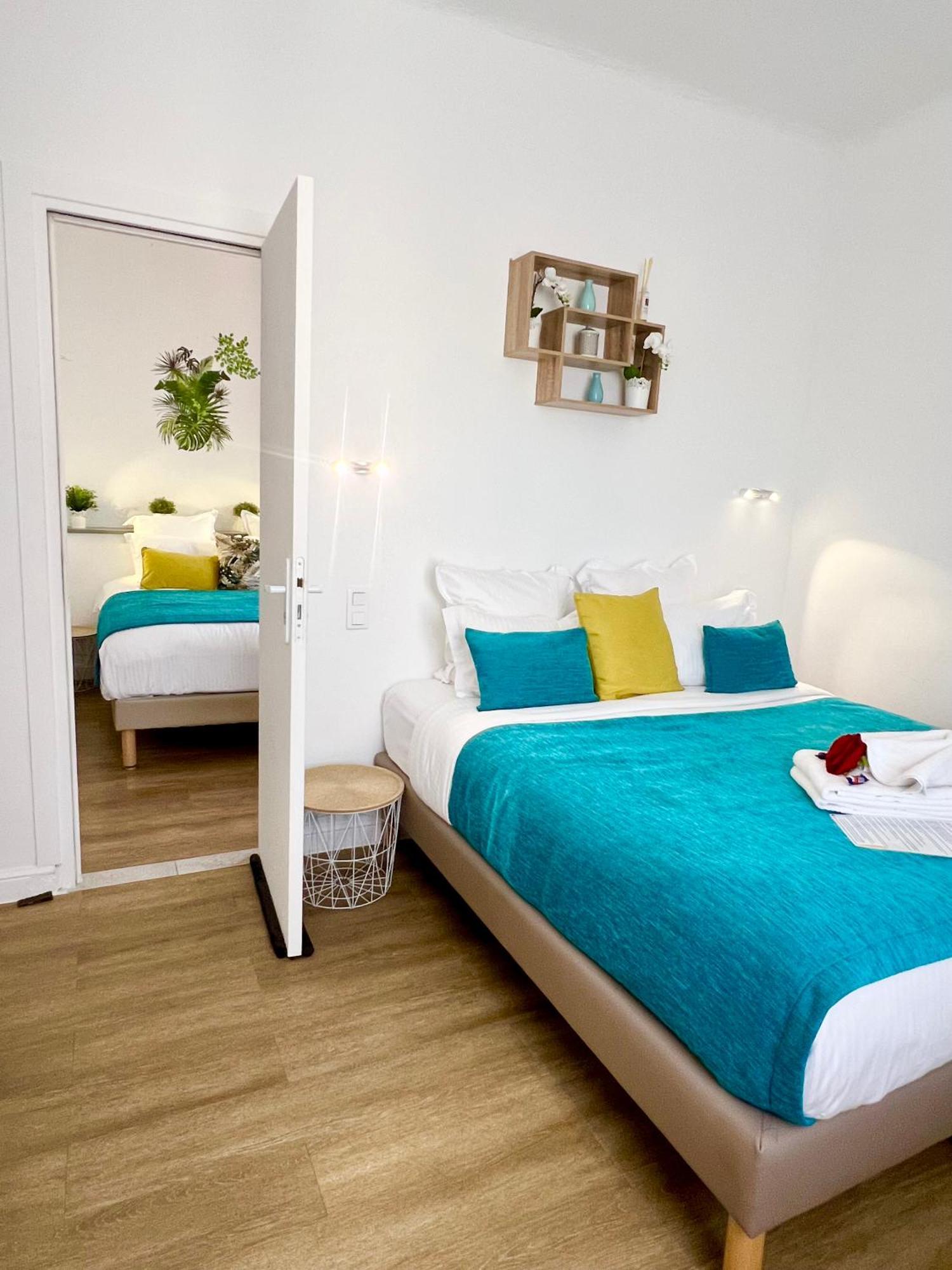 Hotel L'Escapade เลอลาวองดูว์ ภายนอก รูปภาพ