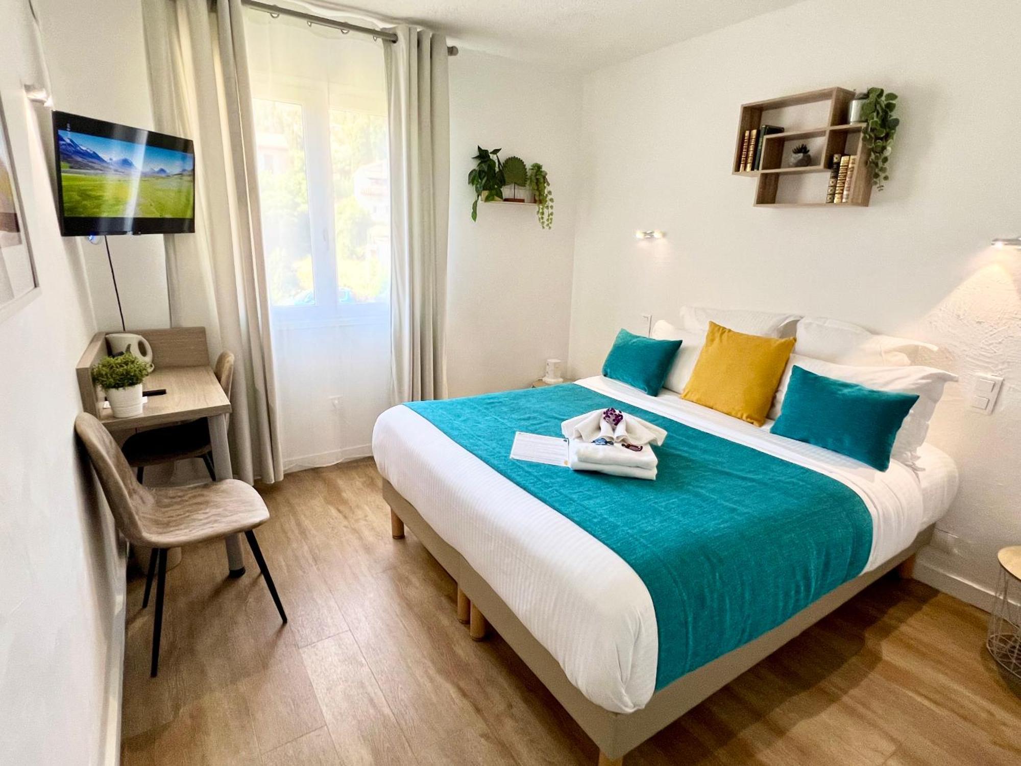 Hotel L'Escapade เลอลาวองดูว์ ภายนอก รูปภาพ