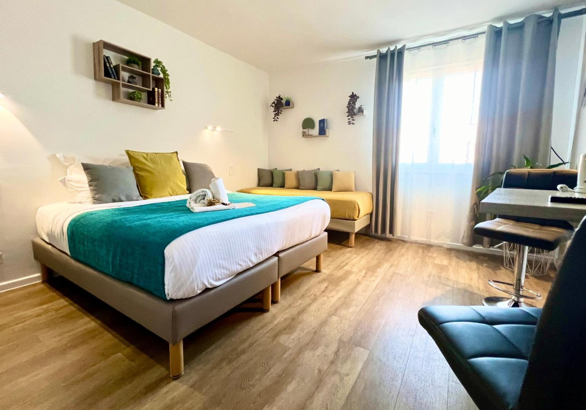 Hotel L'Escapade เลอลาวองดูว์ ภายนอก รูปภาพ