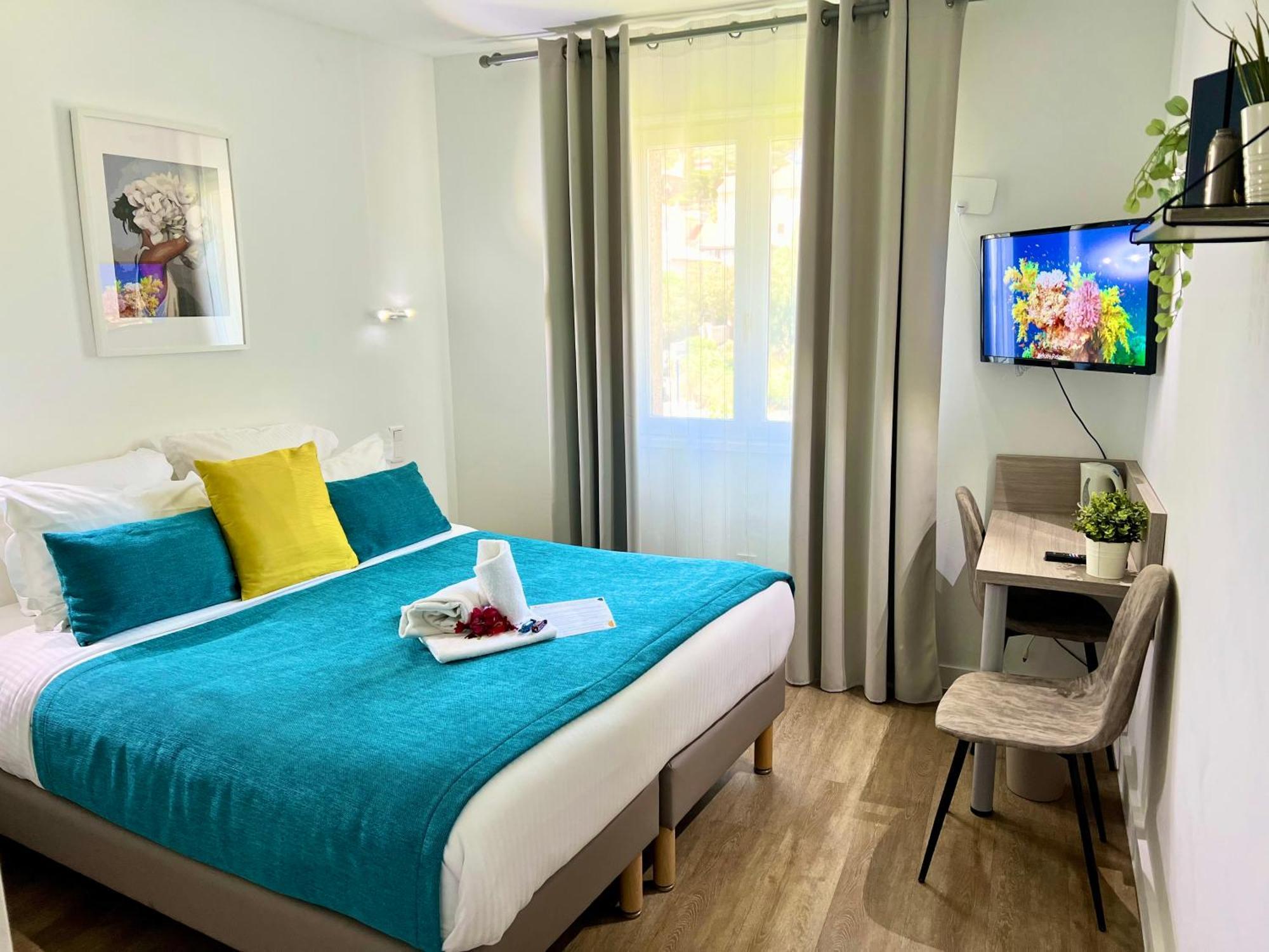 Hotel L'Escapade เลอลาวองดูว์ ภายนอก รูปภาพ