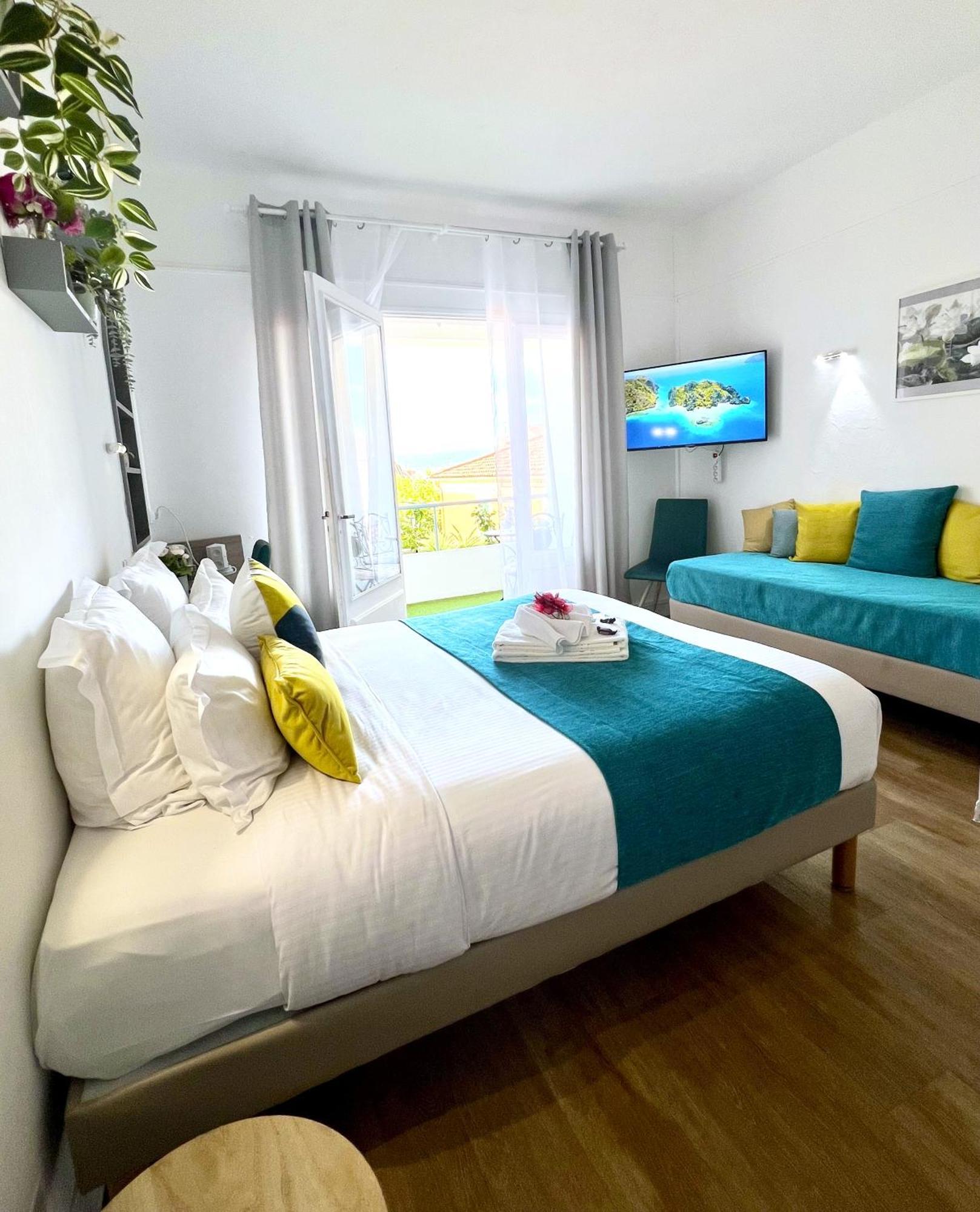 Hotel L'Escapade เลอลาวองดูว์ ภายนอก รูปภาพ