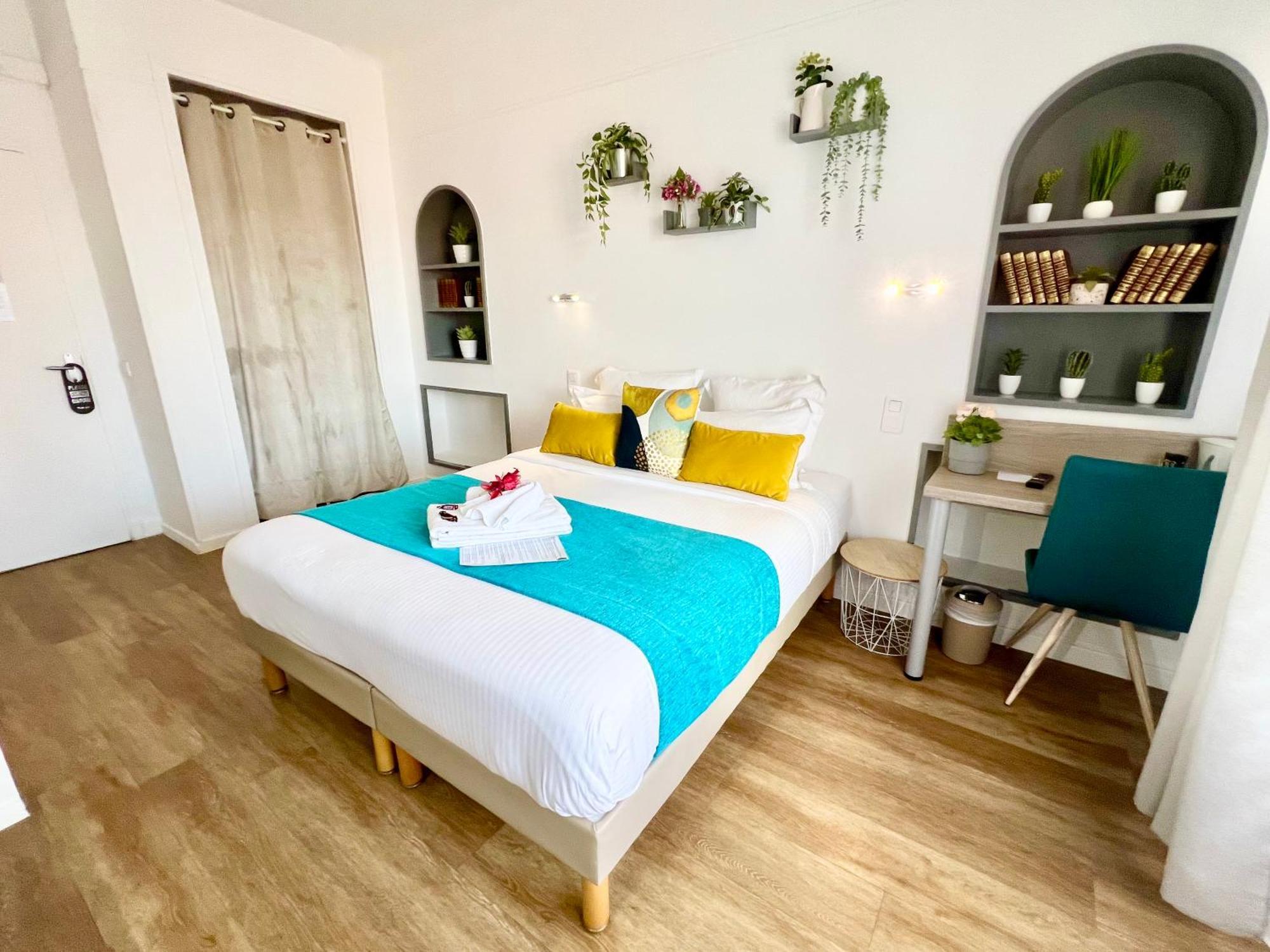 Hotel L'Escapade เลอลาวองดูว์ ภายนอก รูปภาพ