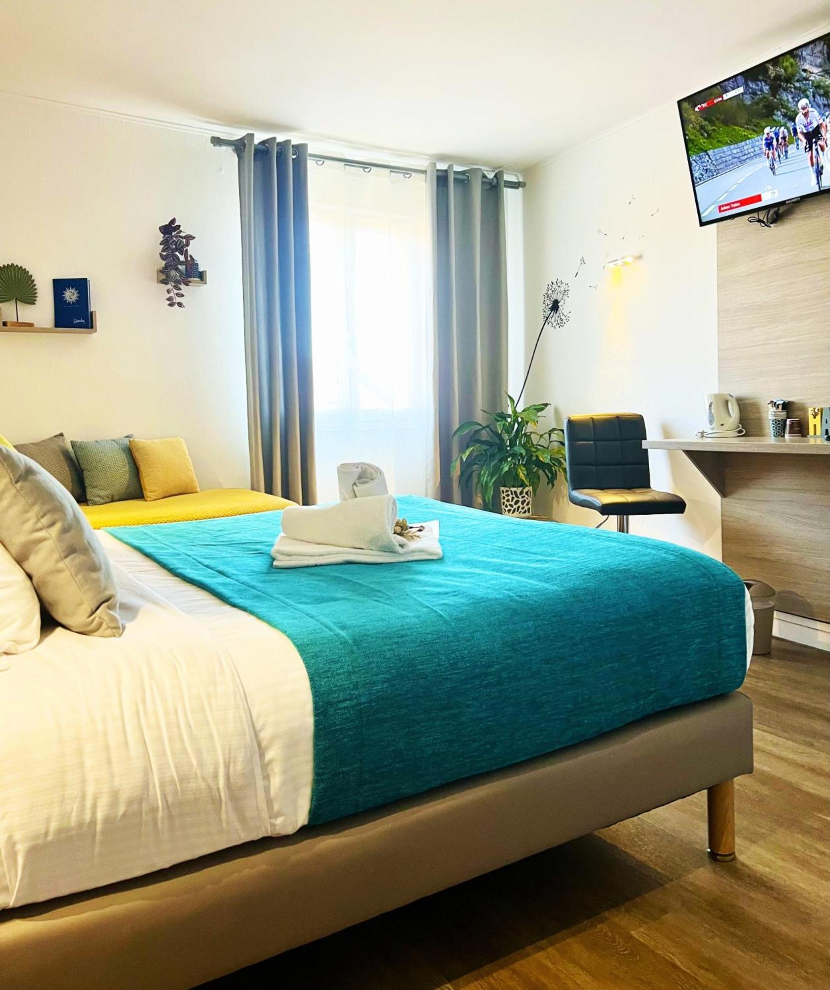 Hotel L'Escapade เลอลาวองดูว์ ภายนอก รูปภาพ